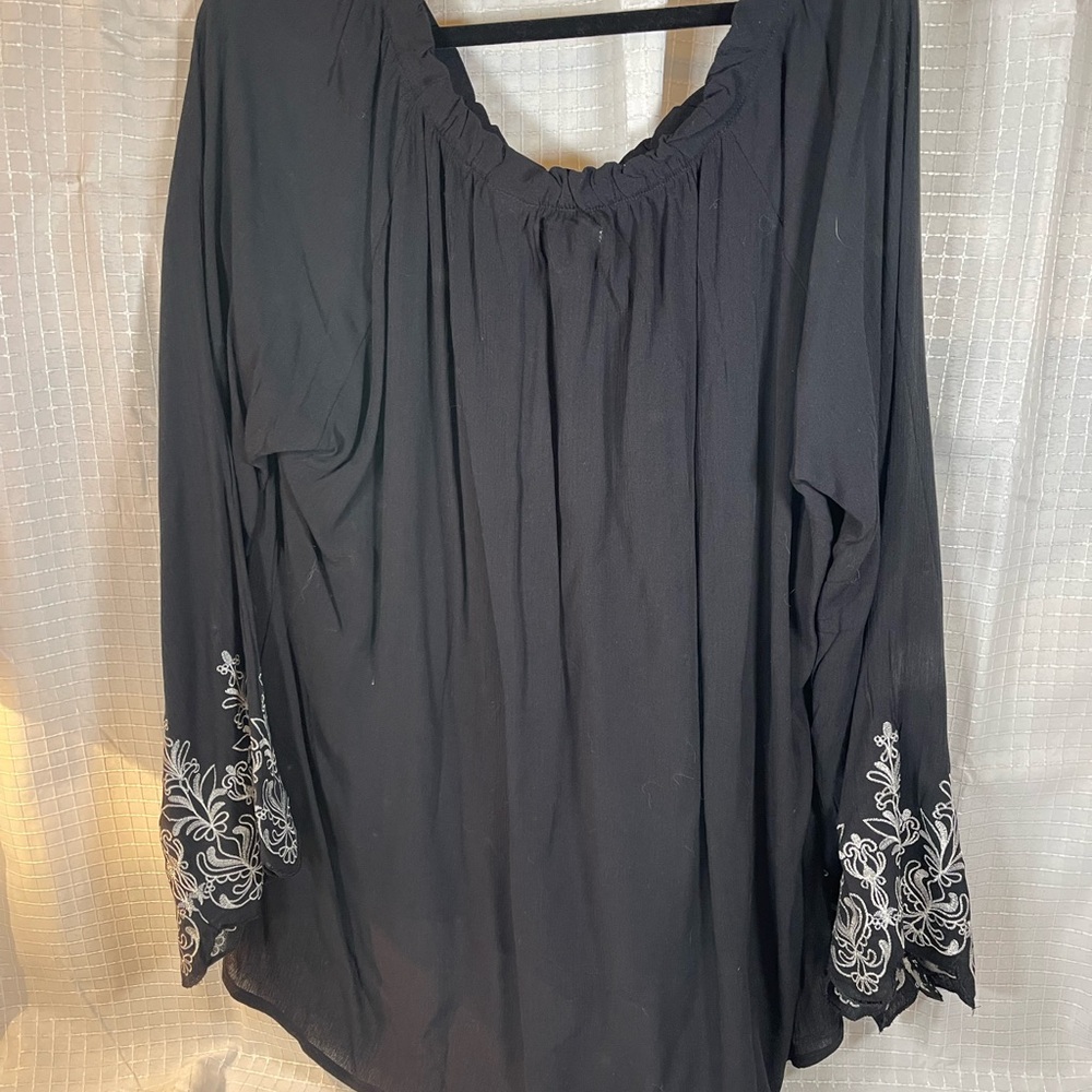 NWT SUPER CUTE Embroidered Black Women's Top